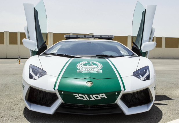 La policía más “cool” del mundo usa Lamborghinis como patrullas | Emol Fotos